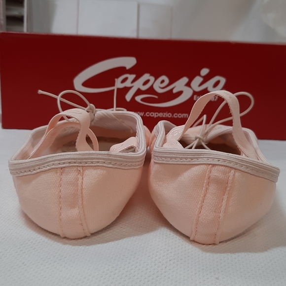 Child Capezio Sculpture ll Canvas Ballet Shoe - Picture 3 of 7
